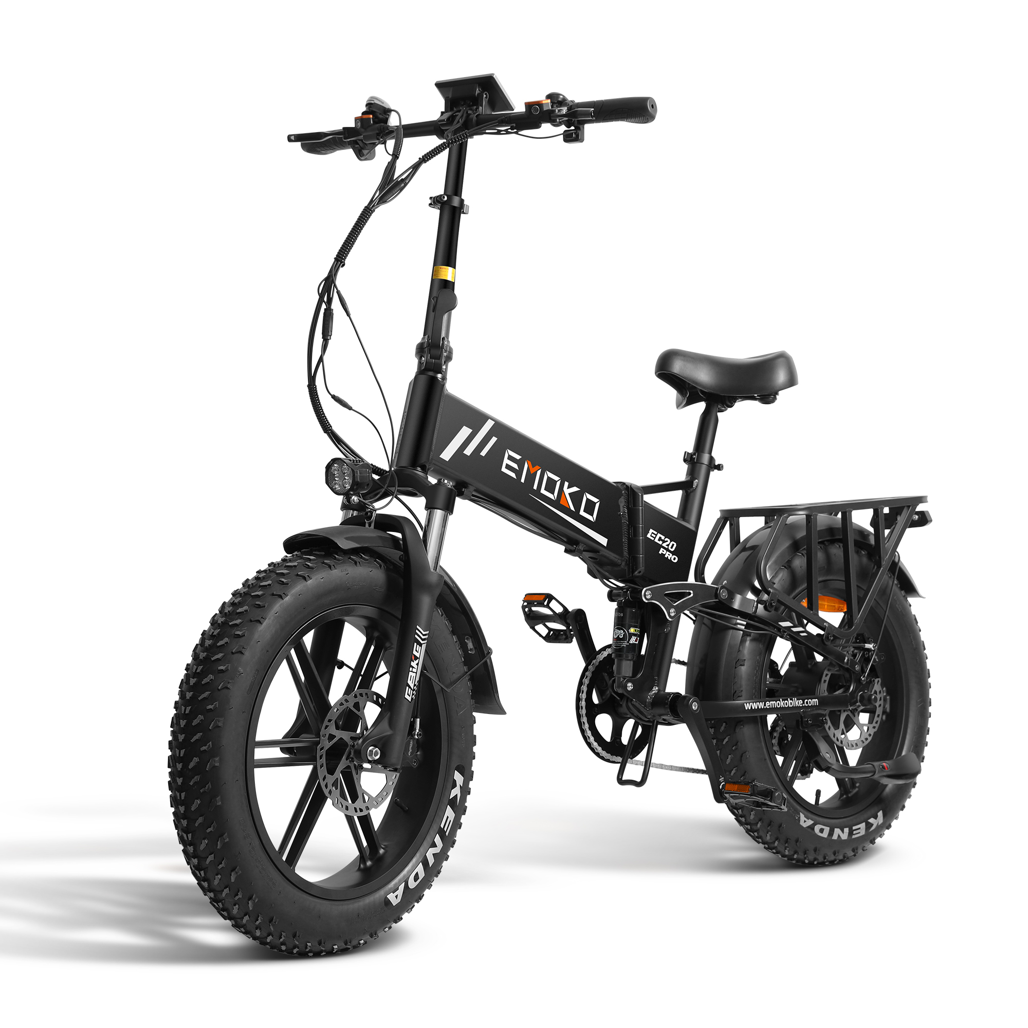Una bicicletta elettrica pieghevole nera con pneumatici larghi, portapacchi e faro.