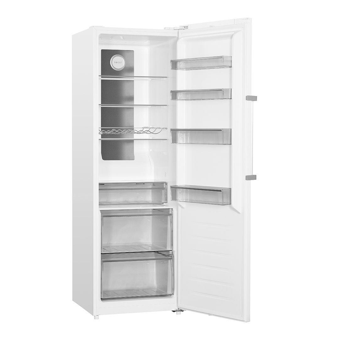 Un refrigerador blanco vacío con la puerta abierta, mostrando estantes y cajones.