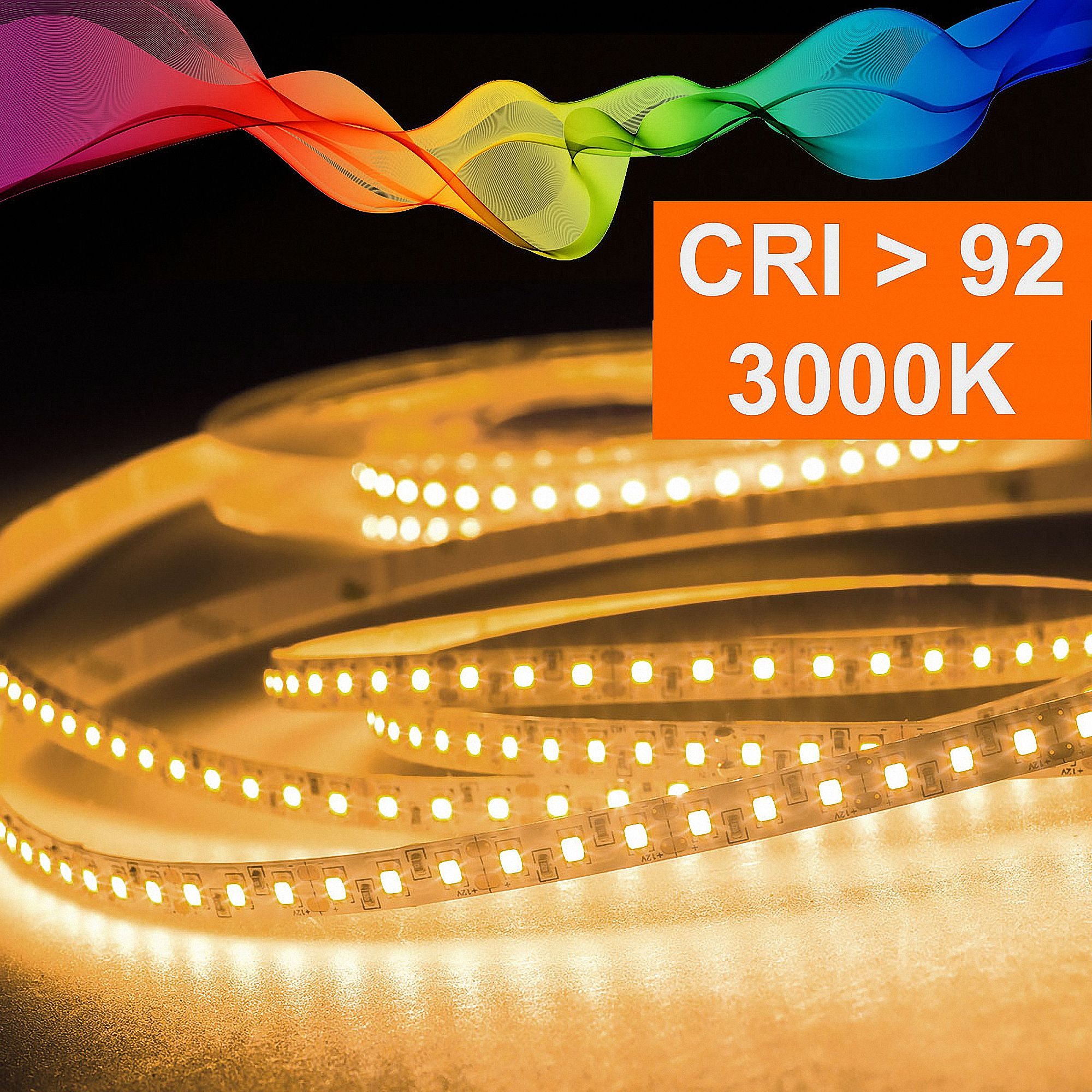 Ein biegsames LED-Lichtband mit warmweißem Licht leuchtet vor einem schwarzen Hintergrund.