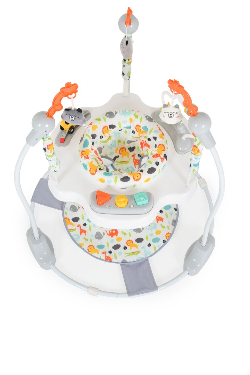 Ein weißer Baby-Spielbogen mit bunten Tiermotiven, Spielzeug und Lichtern.