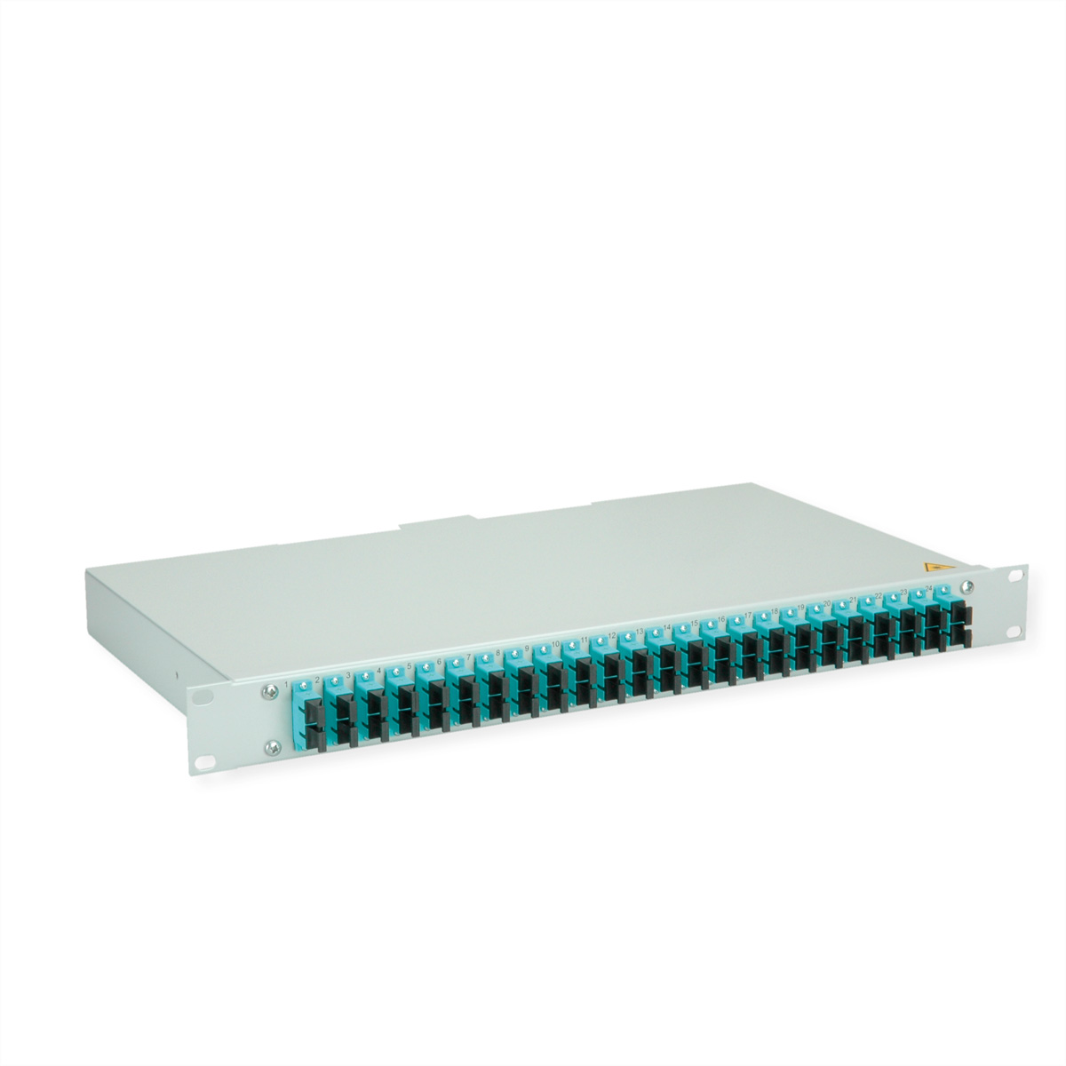 Ein silbernes Rack-Panel mit vielen blauen und schwarzen Glasfaseranschlüssen.