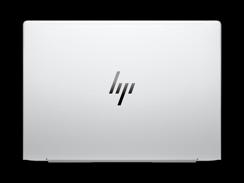 Kapalı gümüş rengi dizüstü bilgisayar, kapağında HP logosu var.