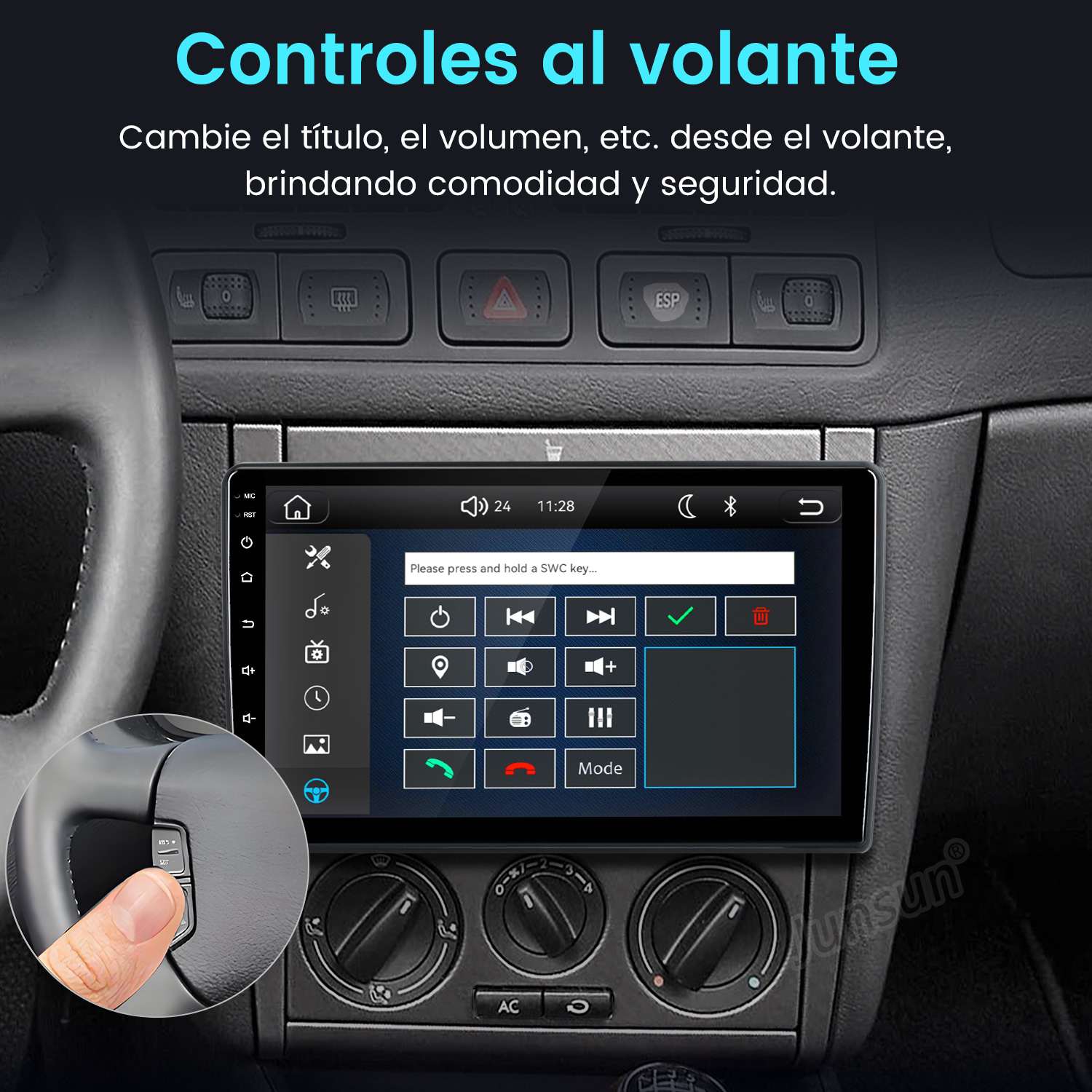 Un dedo presiona un botón en el volante de un coche frente a una radio táctil.
