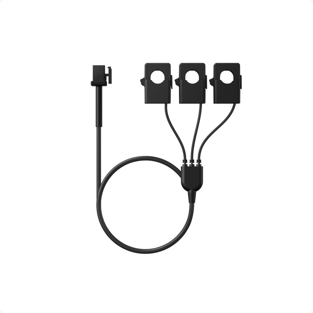 Tres sensores de corriente negros con cables y un enchufe sobre fondo blanco.