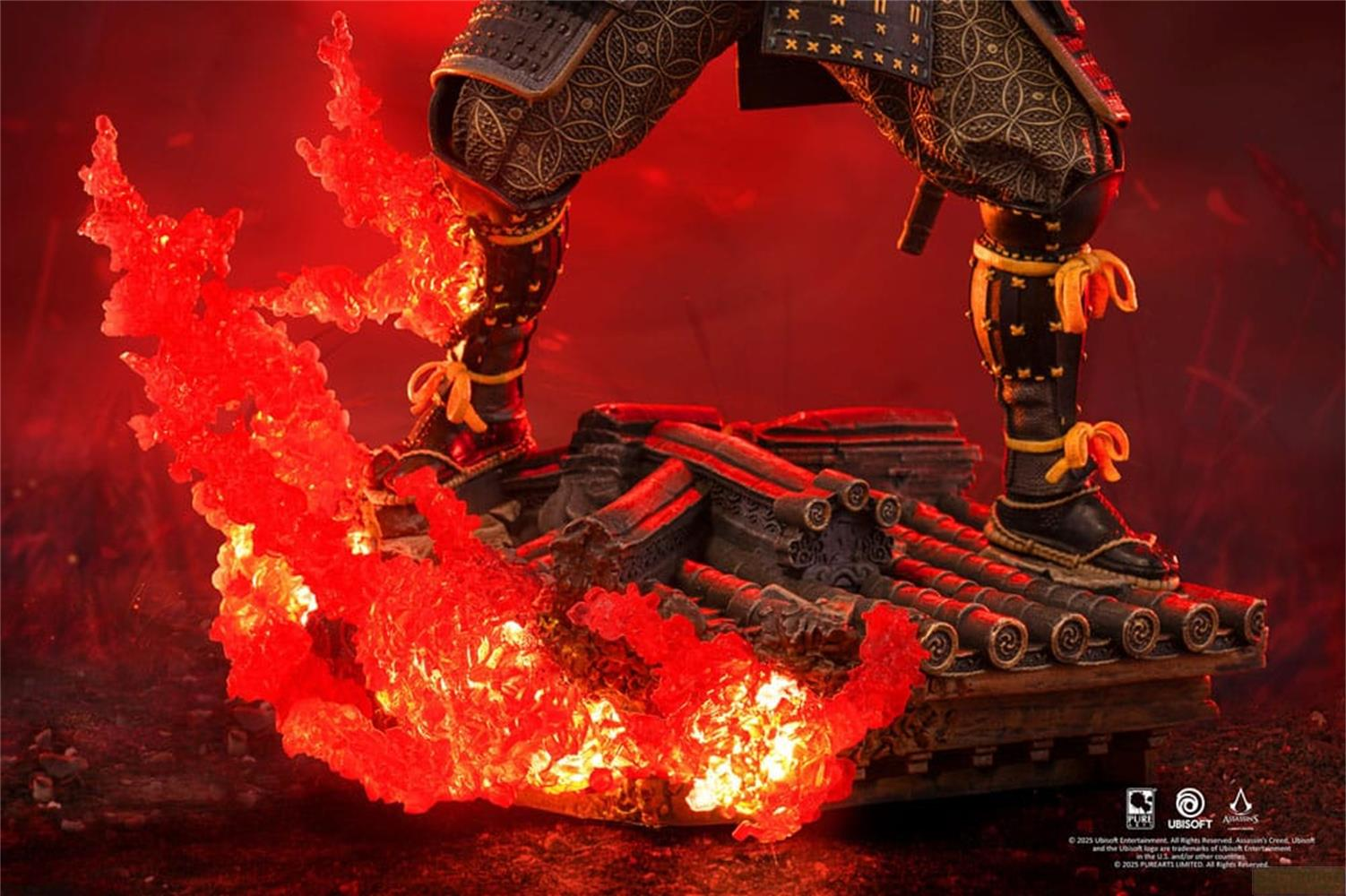 Ein Samurai steht auf einem Dach mit roten Flammen um ihn herum.