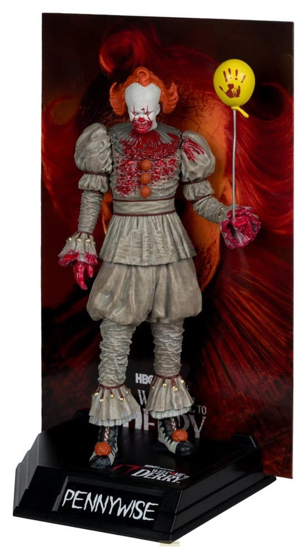 Pennywise-Figur mit rotem Haar, weißem Gesicht, blutigem Kostüm und gelbem Ballon.