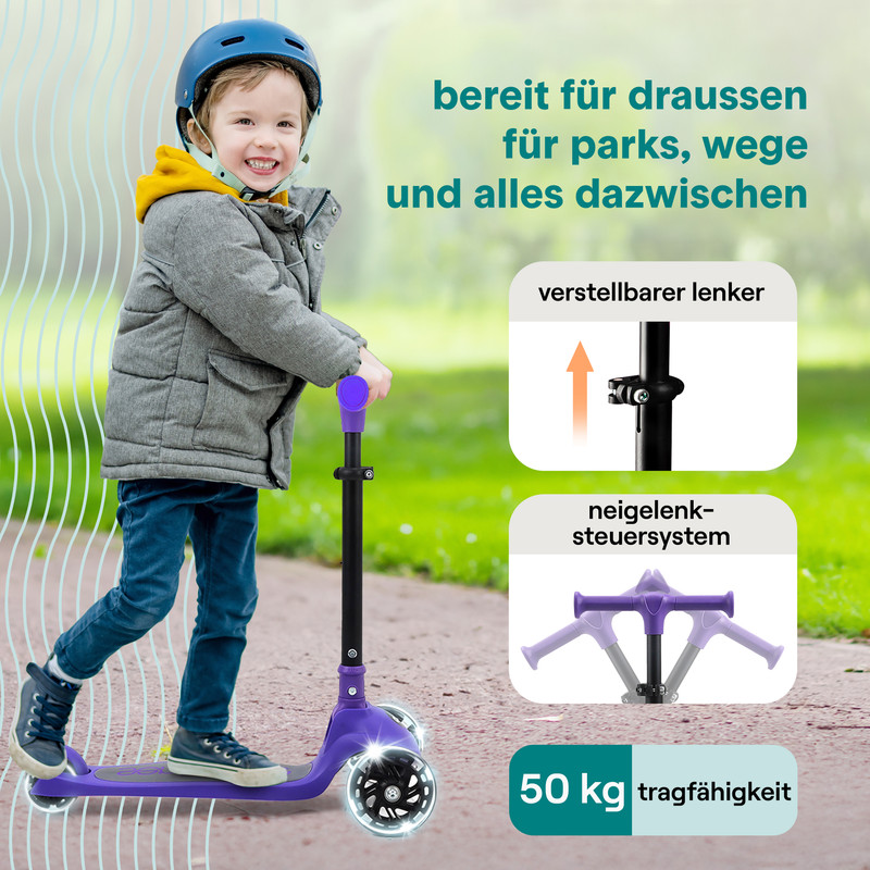 Ein Junge fährt einen lila Roller mit Lichtern. Er trägt Helm und Jacke.