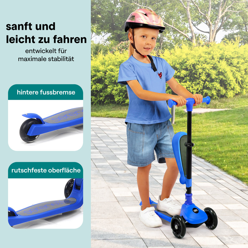 Mädchen mit Helm fährt blauen 3-Rad-Scooter auf gepflastertem Weg.