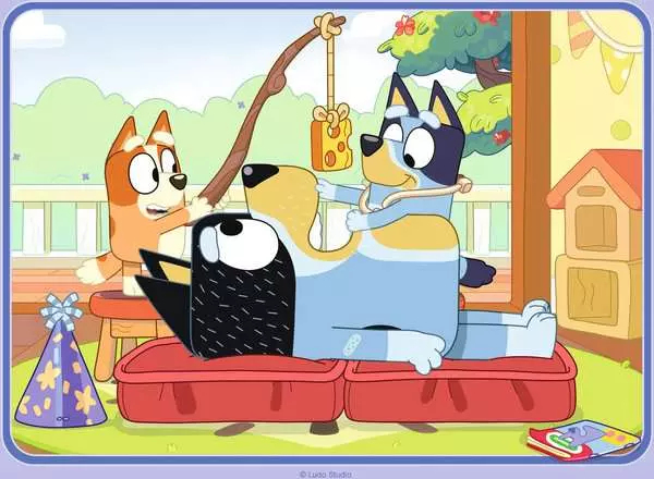 Bluey-Charaktere spielen Arzt. Ein Hund liegt, der andere benutzt ein Stethoskop.