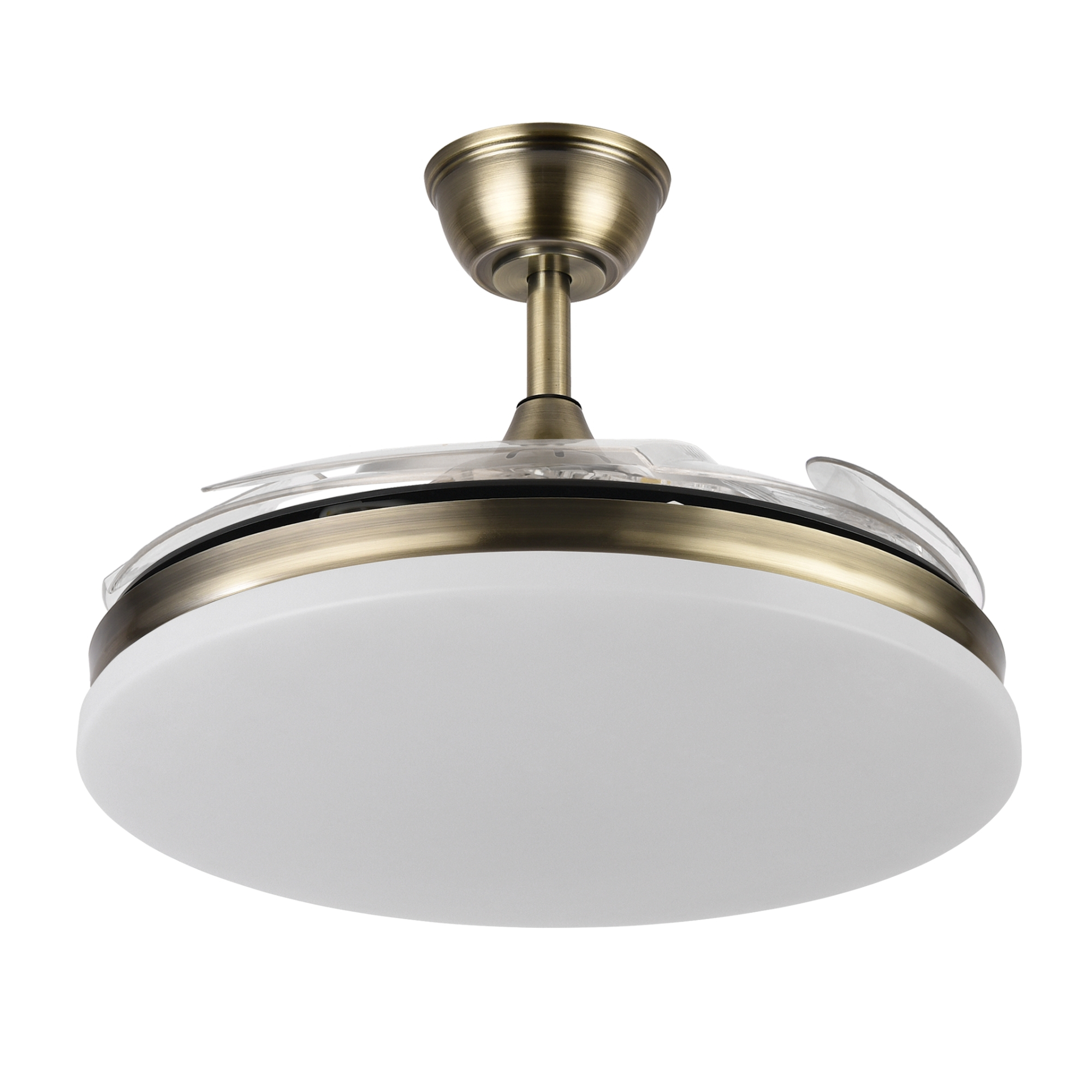 Una luz de ventilador de techo con metal bronce y pantalla blanca.