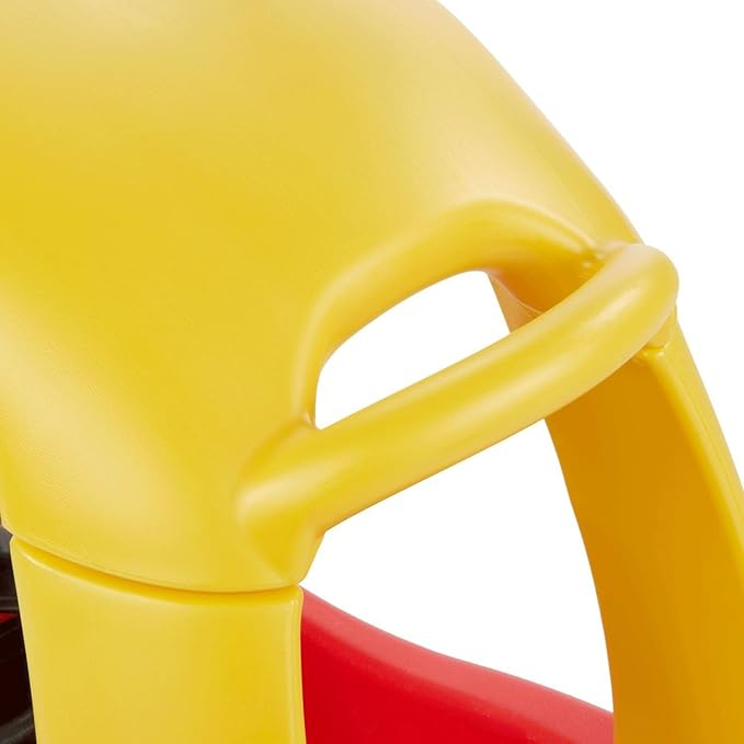 Interno auto giocattolo in plastica gialla con sedile rosso e volante giallo.