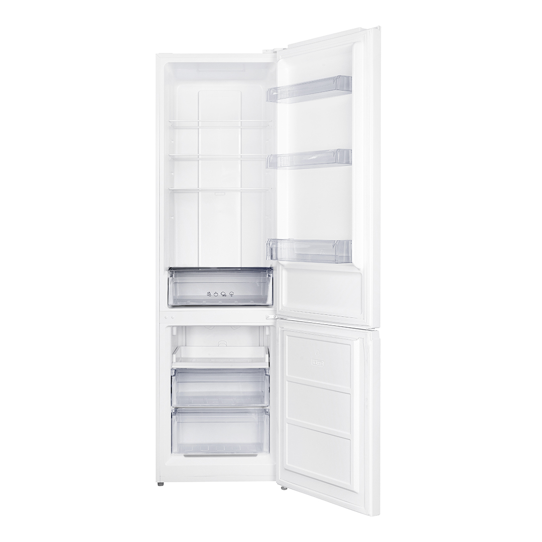 Un refrigerador blanco abierto con estantes y cajones vacíos. Se ve el compartimento congelador.