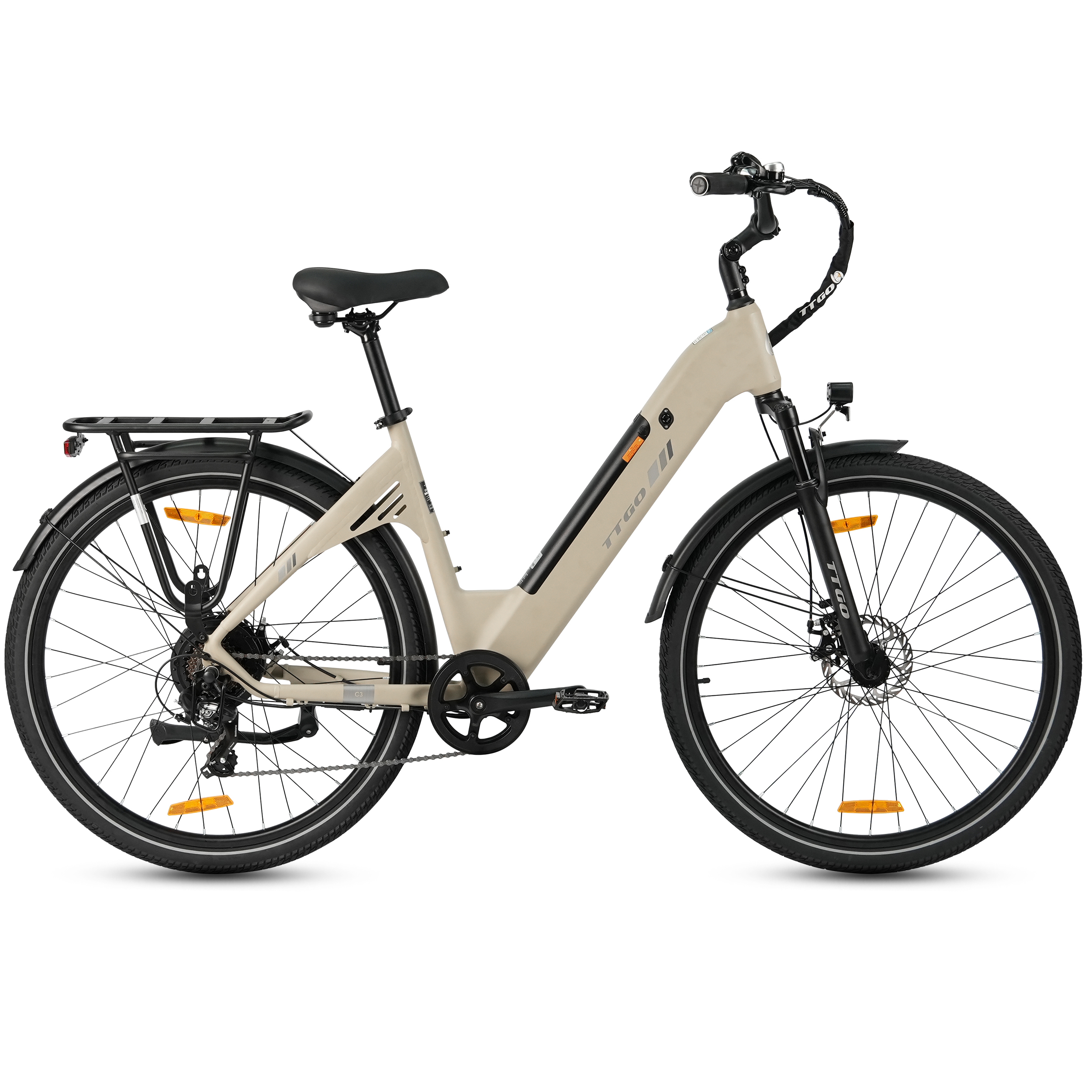 Ein beigefarbenes E-Bike mit Gepäckträger, Scheinwerfer und Schutzblechen.