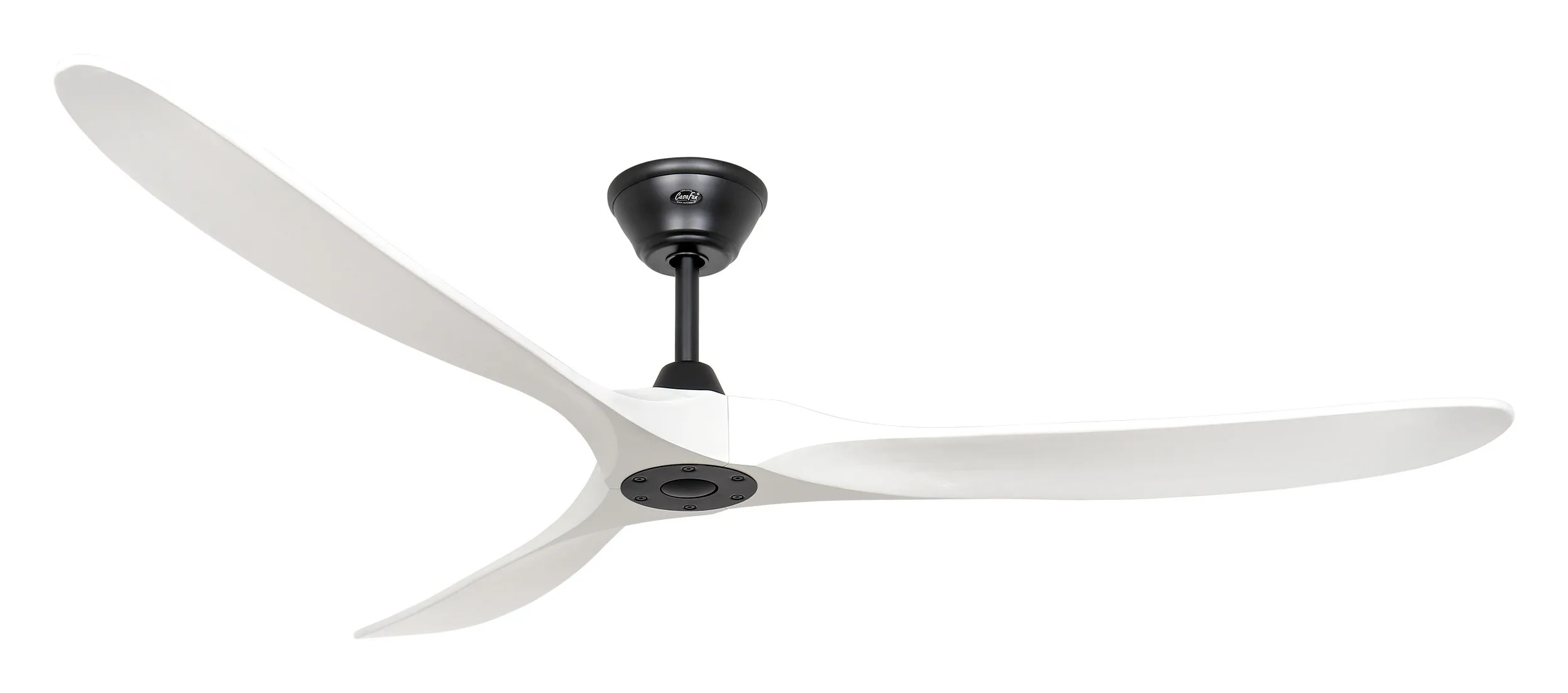 Un moderno ventilatore da soffitto bianco a tre pale con supporto nero.