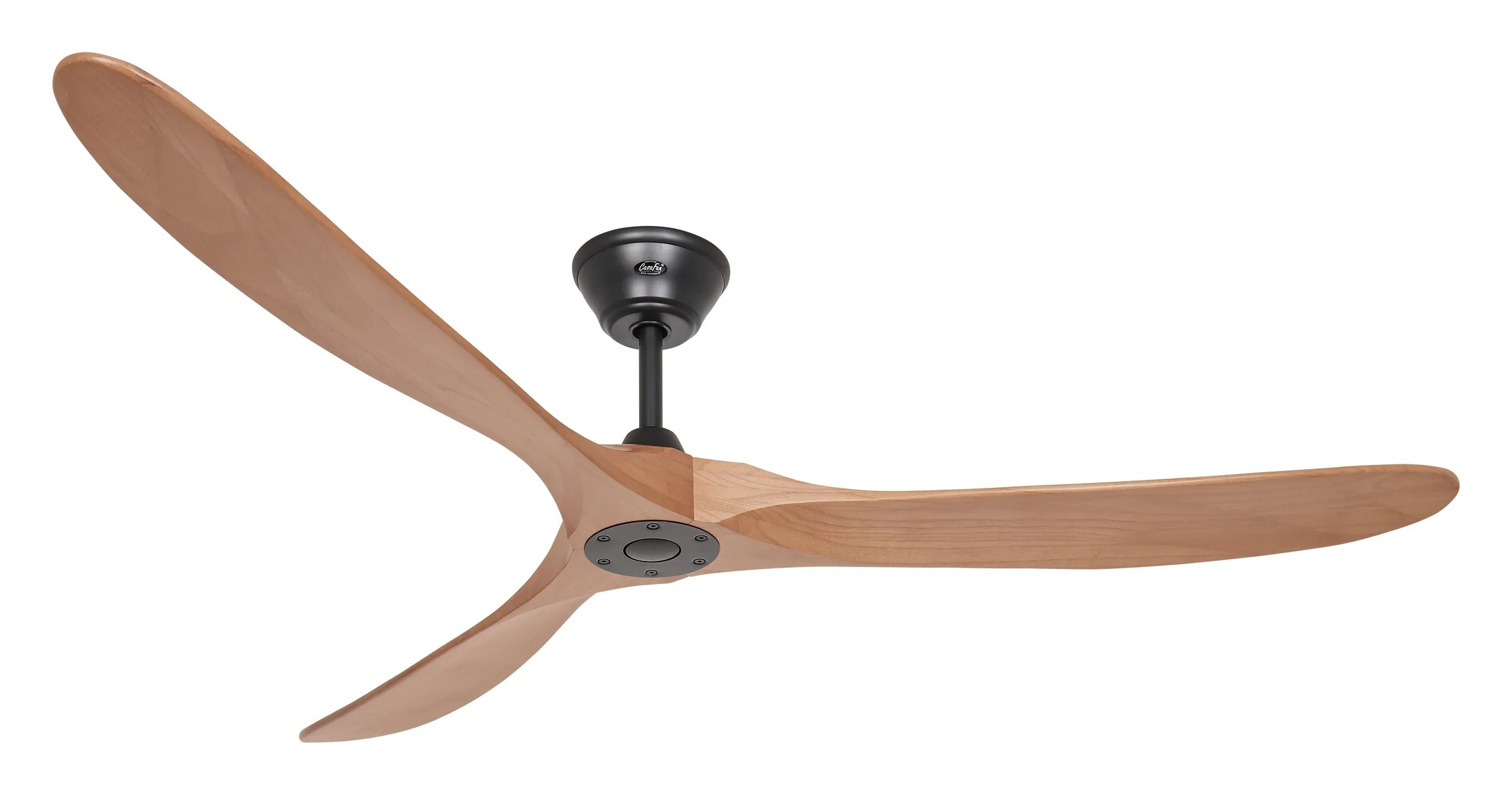 Un ventilatore da soffitto a tre pale con pale in legno e motore nero.