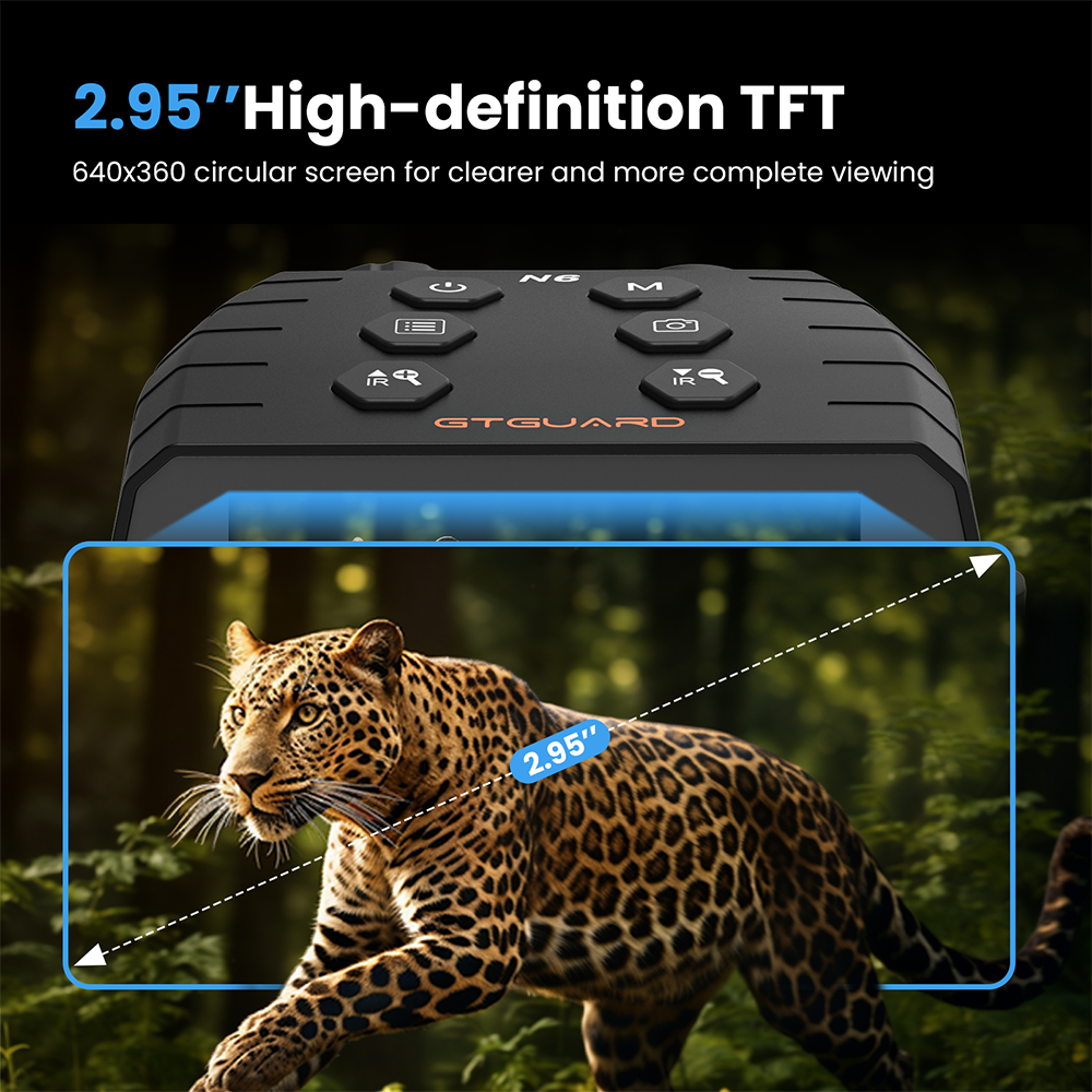 Un leopardo cammina in una foresta, visualizzato su uno schermo TFT da 2,95 pollici.