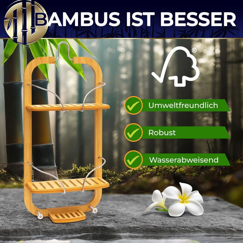 Ein Bambus-Duschregal mit zwei Ablagen vor einem Wald mit Bambus und Blumen.