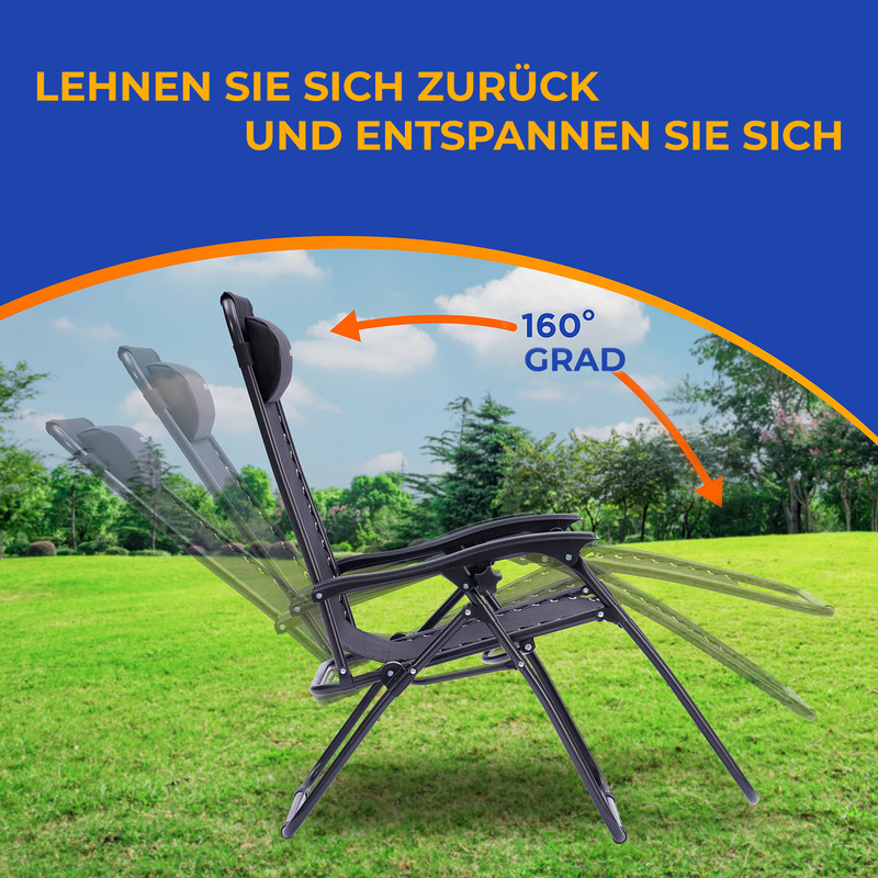 Ein schwarzer Liegestuhl in verschiedenen Positionen im Garten.
