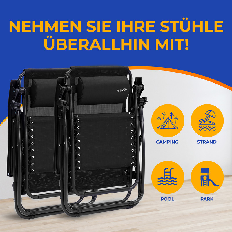 Zwei schwarze Klappstühle mit Kopfstützen auf Holzboden, mit Symbolen für Camping, Strand, Pool und Park.