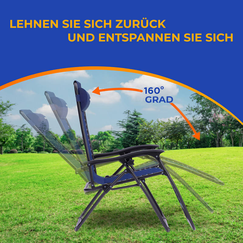 Ein dunkelblauer Liegestuhl mit 160-Grad-Neigungsfunktion, abgebildet vor grünem Rasen und Bäumen unter blauem Himmel.