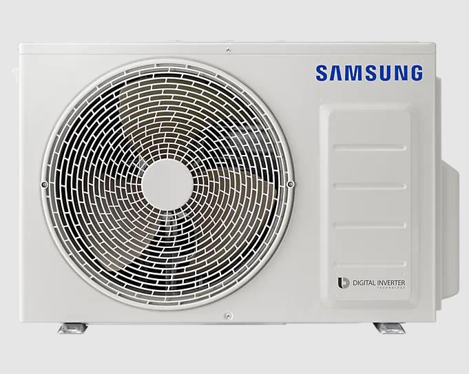 Büyük yuvarlak fan ızgaralı beyaz Samsung dış ünite klima.