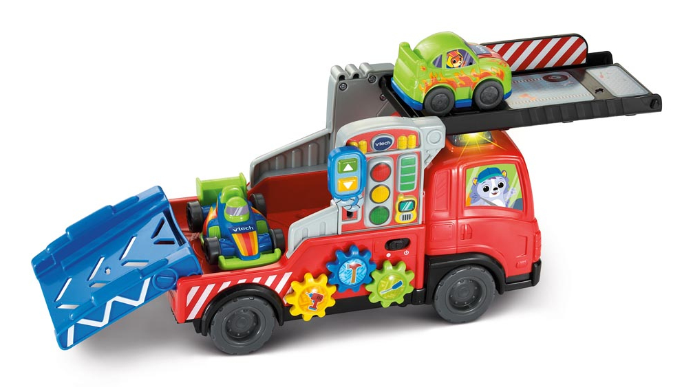 Ein roter Spielzeugtransporter mit zwei Rennwagen, einer oben, einer unten.