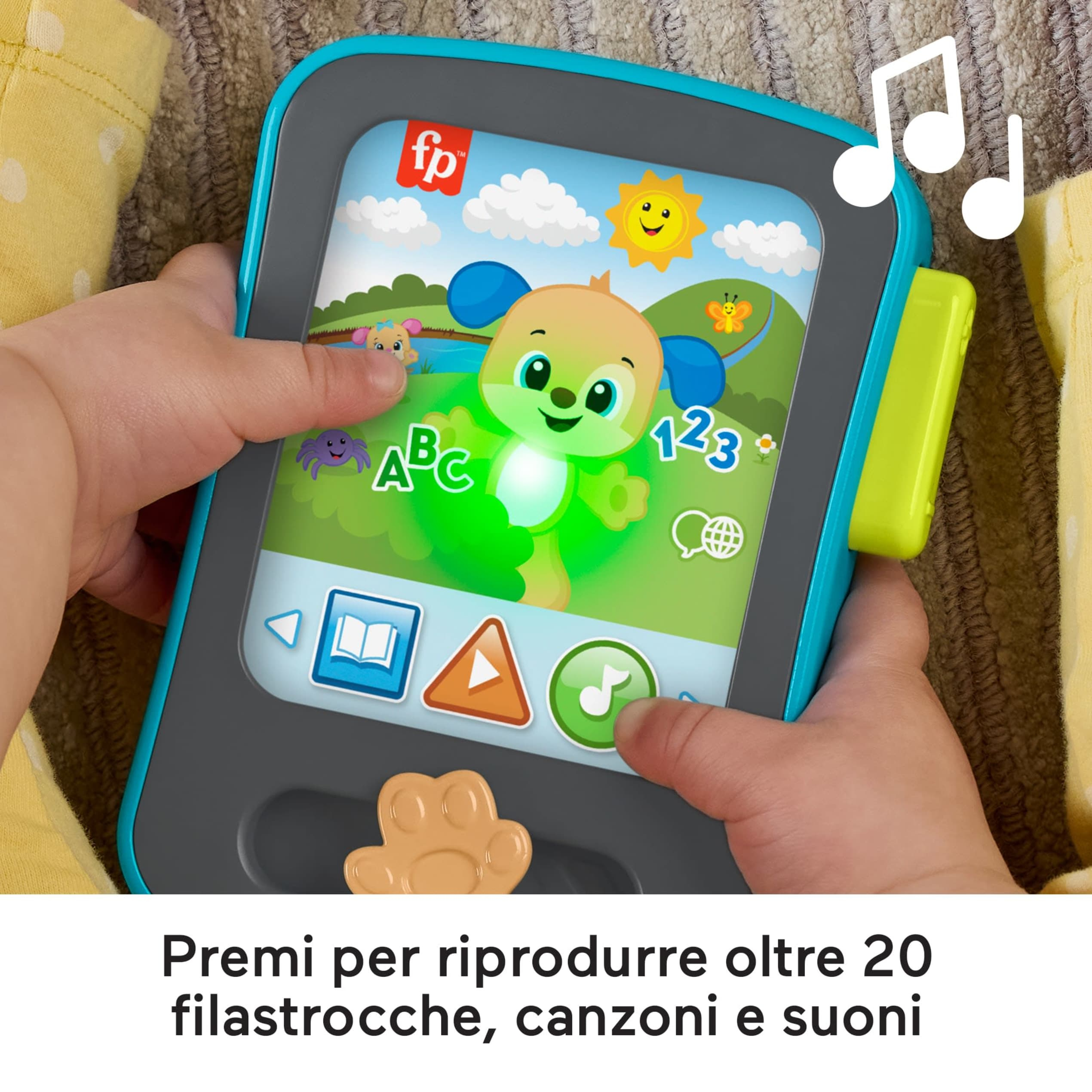 Babyhände halten ein buntes Spielzeug-Tablet mit einem Hund, ABC und Zahlen.