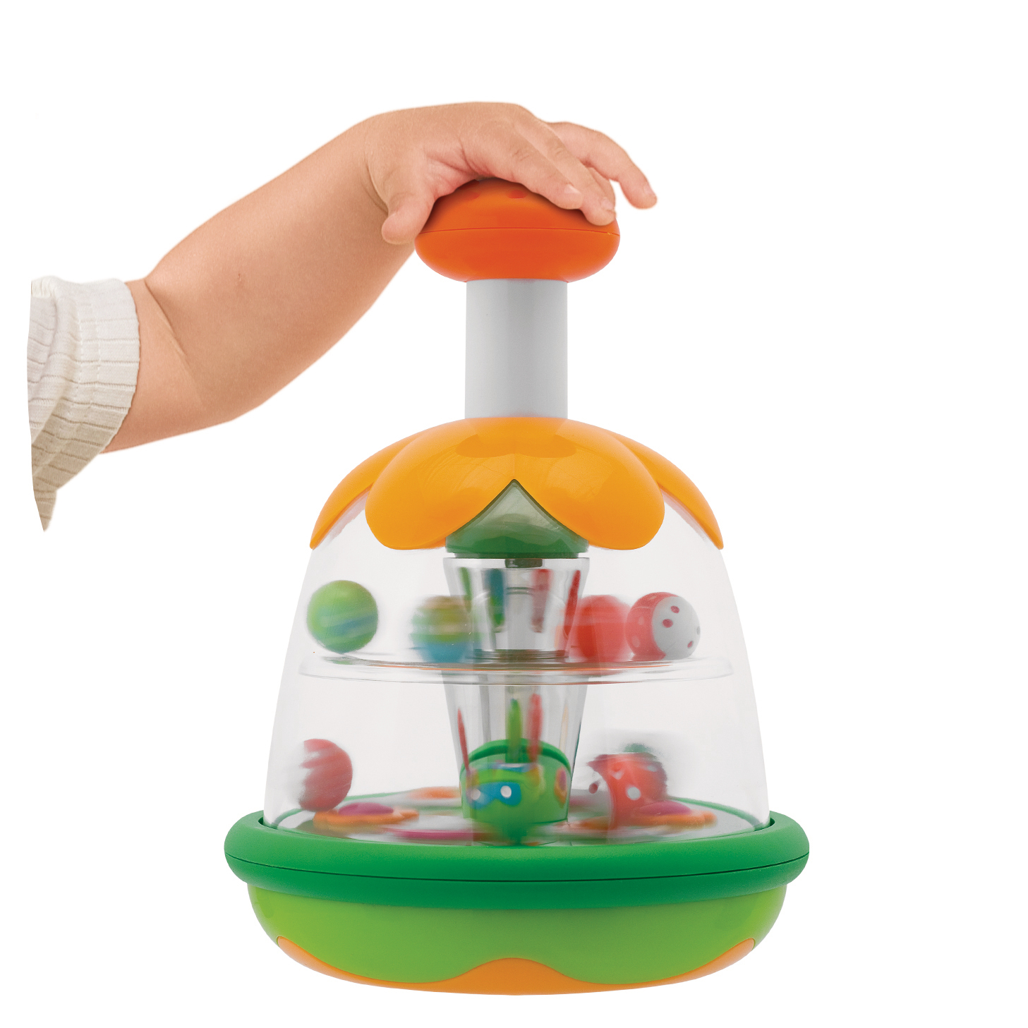 Ein Babyarm drückt auf einen bunten Spielzeug-Spinner mit Kugeln.