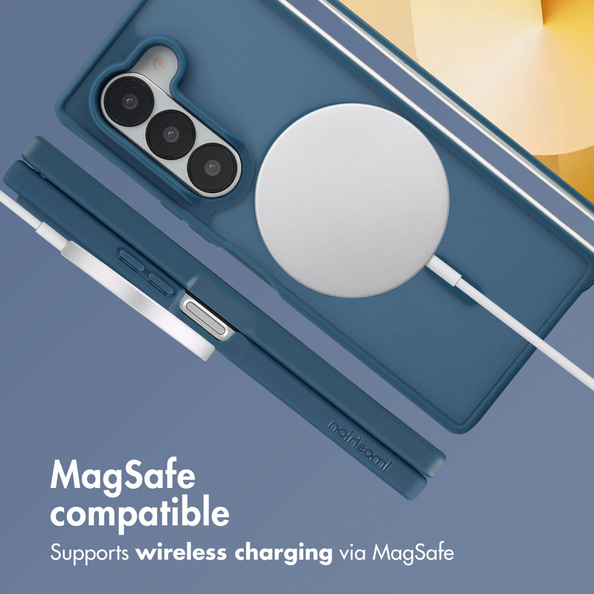 Blauw telefoonhoesje met MagSafe-oplader en kabel, close-up.