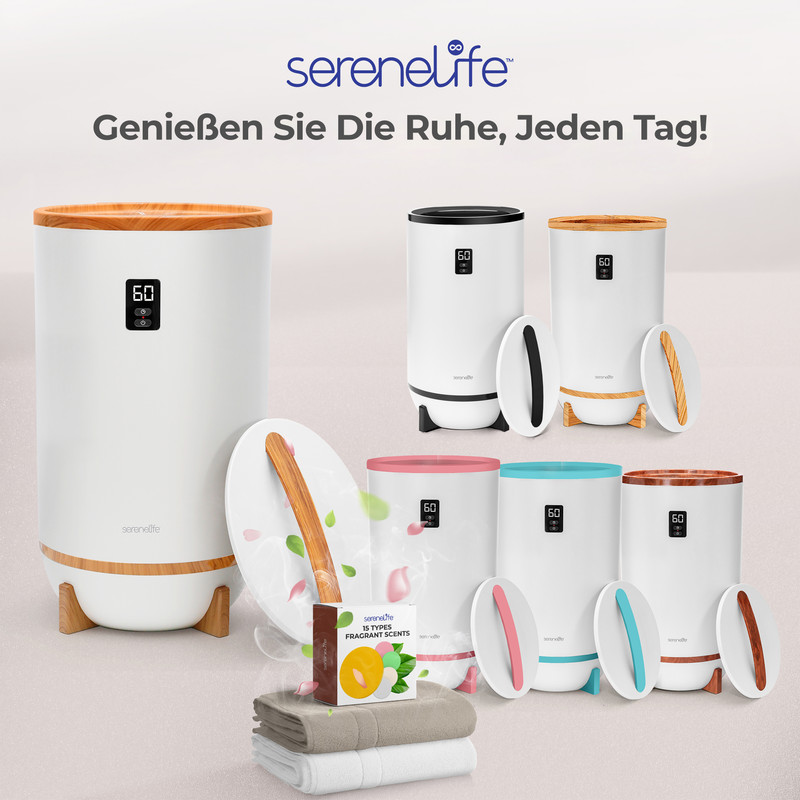 Mehrere weiße Luftbefeuchter mit Holzakzenten, daneben Handtücher und Duftpackungen.