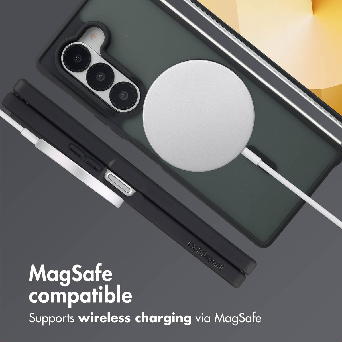 Una custodia nera per telefono con caricatore MagSafe su sfondo scuro.