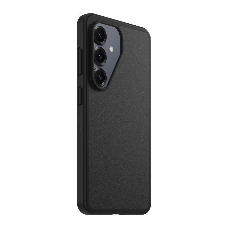 Schwarzes Smartphone in einer Hülle mit drei Kameras auf der Rückseite.
