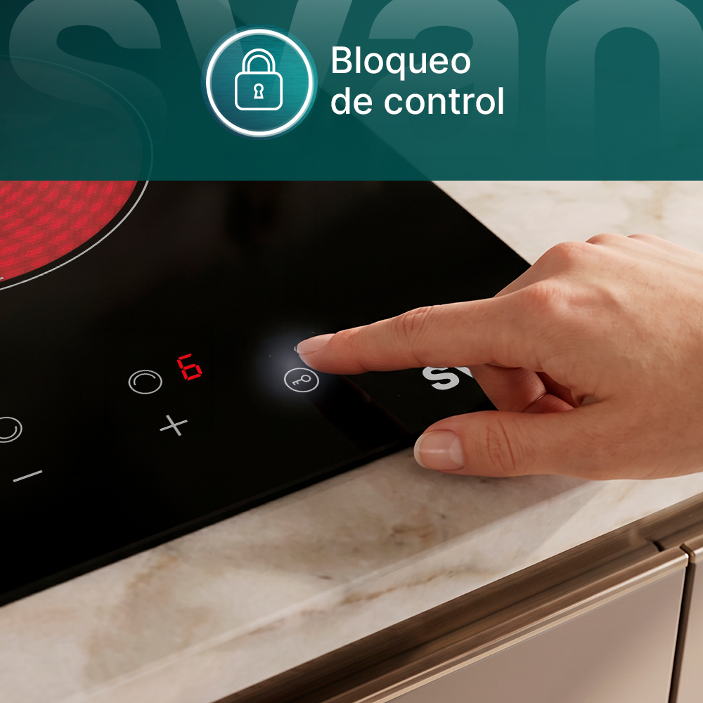 Una mano toca el panel de control de una placa de inducción con 'Bloqueo de control'.