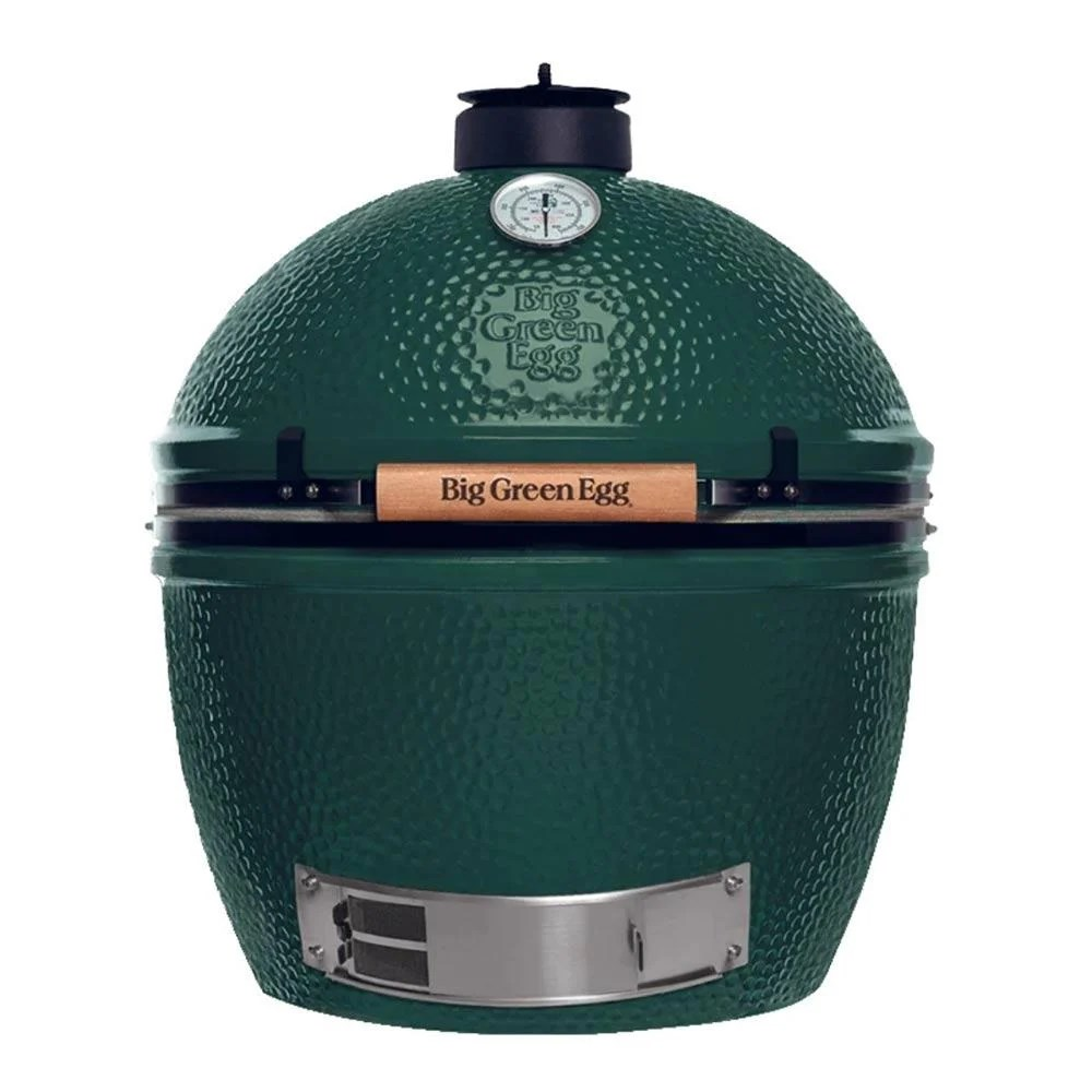 Ahşap saplı ve termometreli yeşil Big Green Egg ızgara.