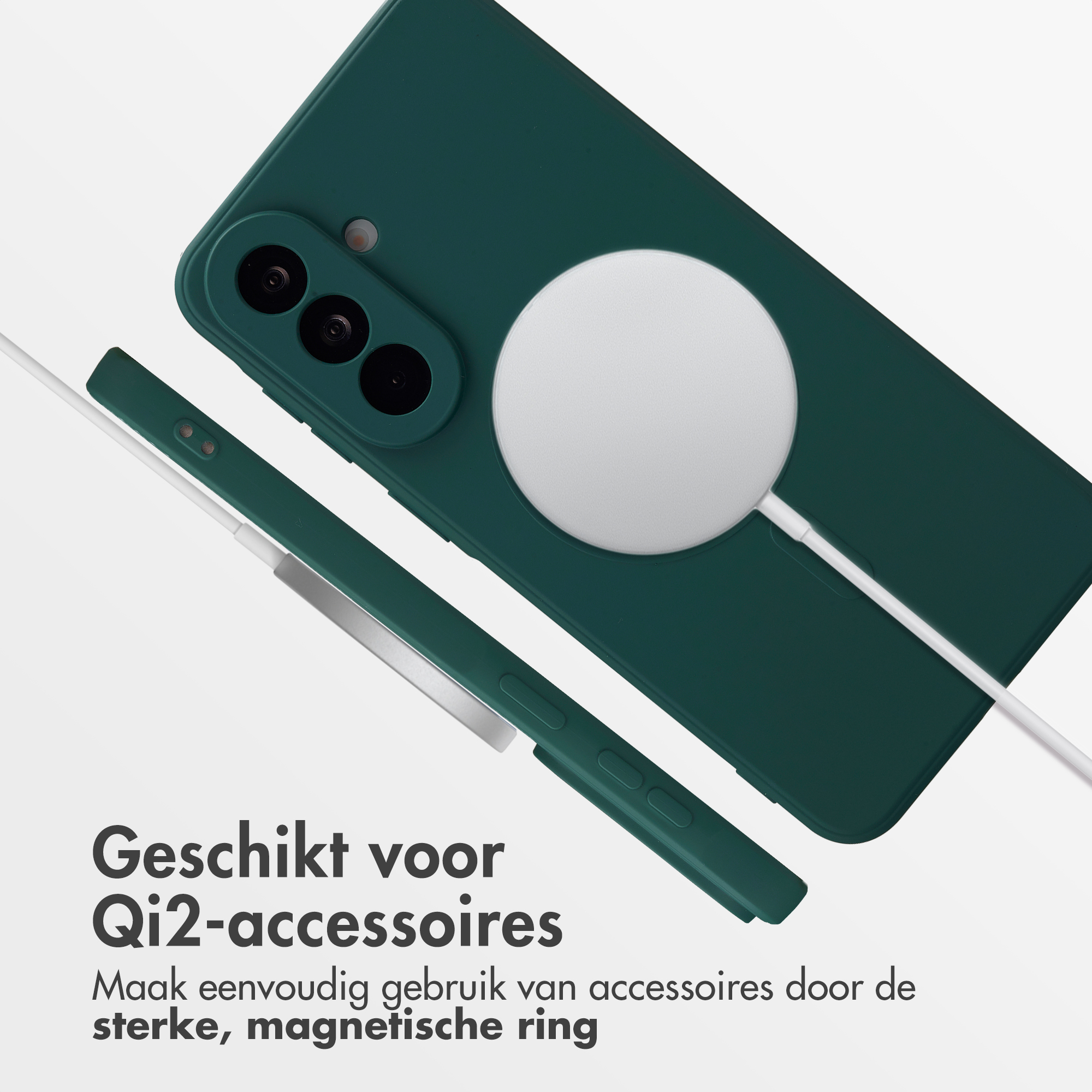 Custodia verde scuro con accessorio magnetico Qi2 e cavo di ricarica bianco.