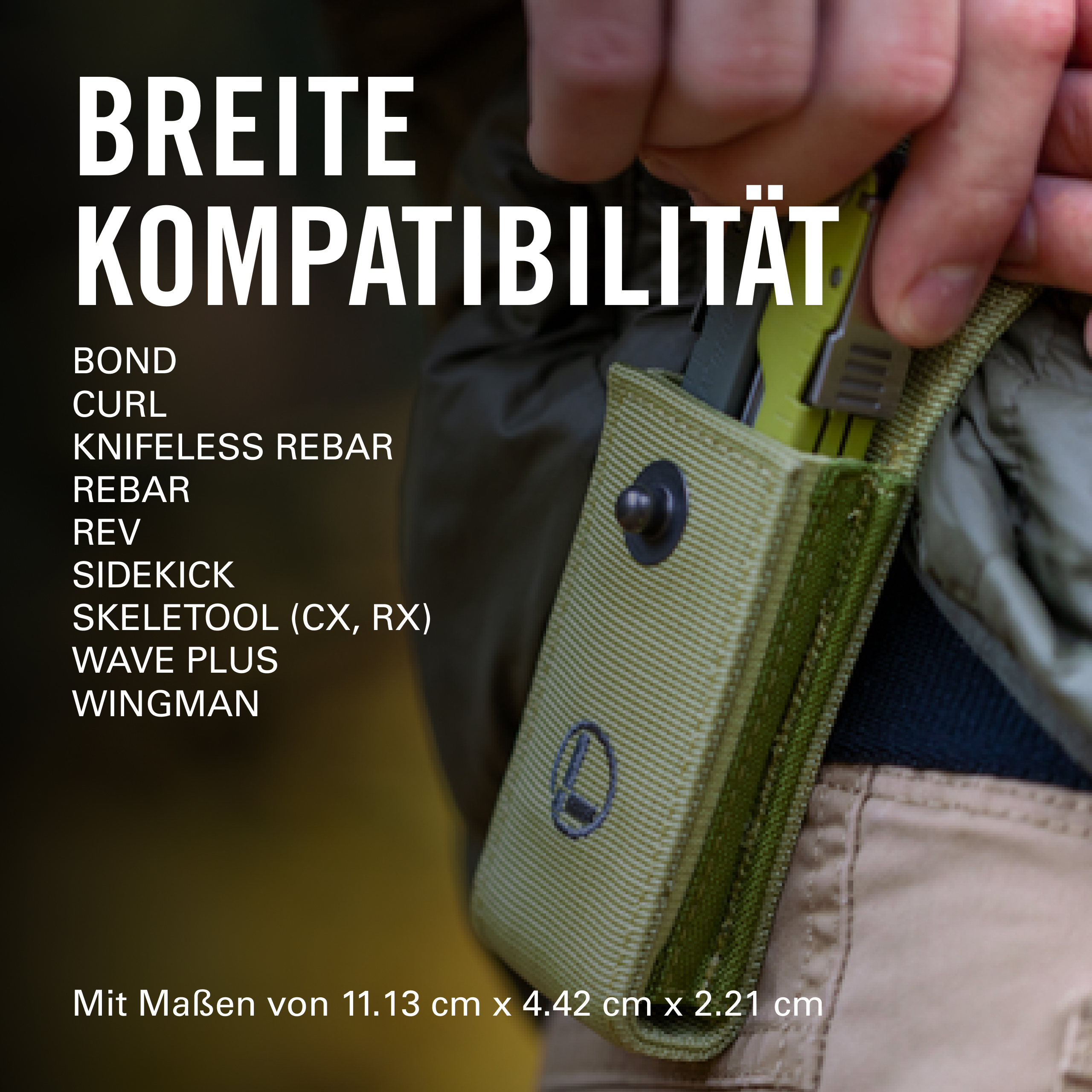Eine Hand hält ein Multitool in einer khakifarbenen Tasche. Text listet kompatible Modelle auf.