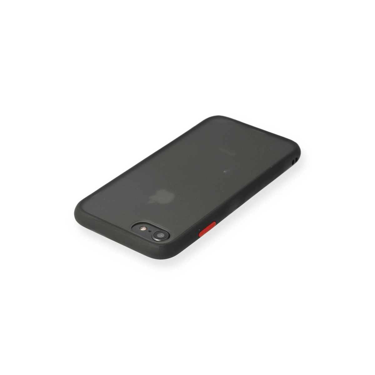 Siyah kılıflı, görünür kameralı ve kırmızı düğmeli siyah bir iPhone, beyaz bir yüzeyde açılı duruyor.