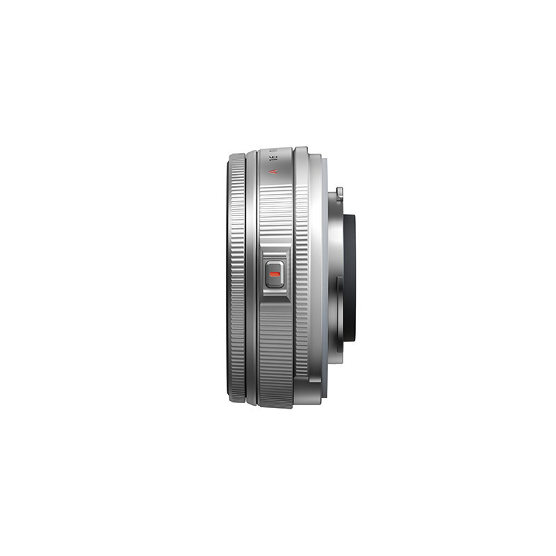 Obiettivo fotocamera argento con ghiera di messa a fuoco e marcature diaframma.