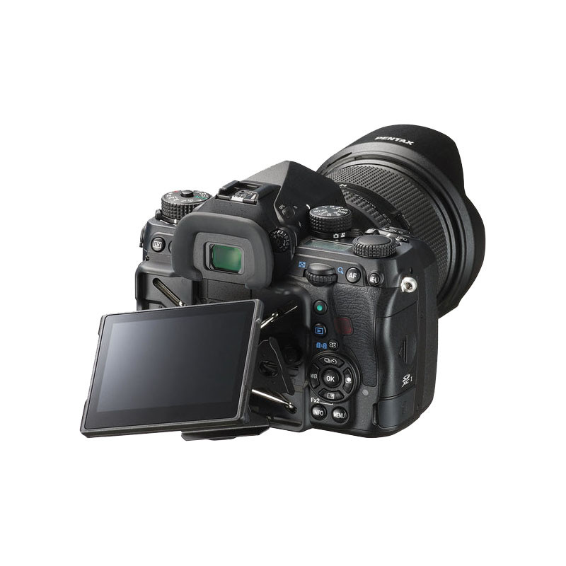 Zwarte spiegelreflexcamera met kantelbaar scherm en lens.
