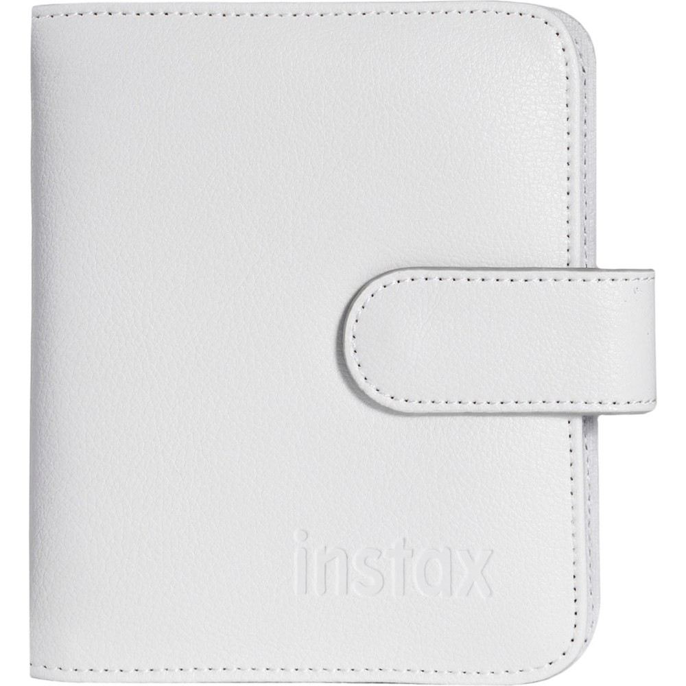 Basmalı kapaklı beyaz bir Instax albümü.