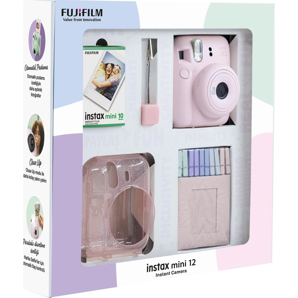 Pembe Fujifilm Instax Mini 12 anında fotoğraf makinesi seti, film, kılıf ve aksesuarlar içerir.