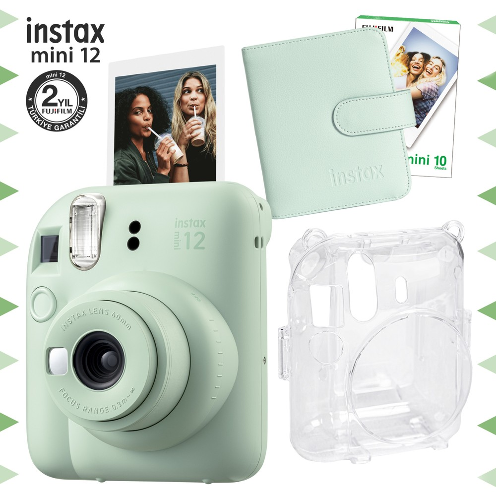 Pastel yeşili Instax Mini 12 kamera, nane yeşili albüm ve şeffaf kılıf.