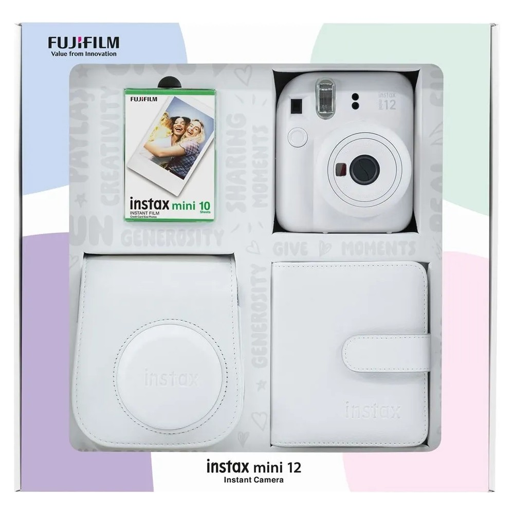 Aksesuarli beyaz bir Fujifilm Instax Mini 12 anlık kamera kiti.