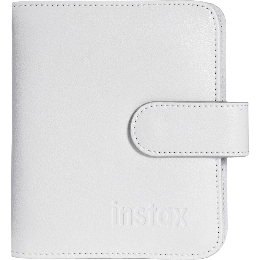 Düğmeli ve dikişli beyaz bir Instax fotoğraf albümü.