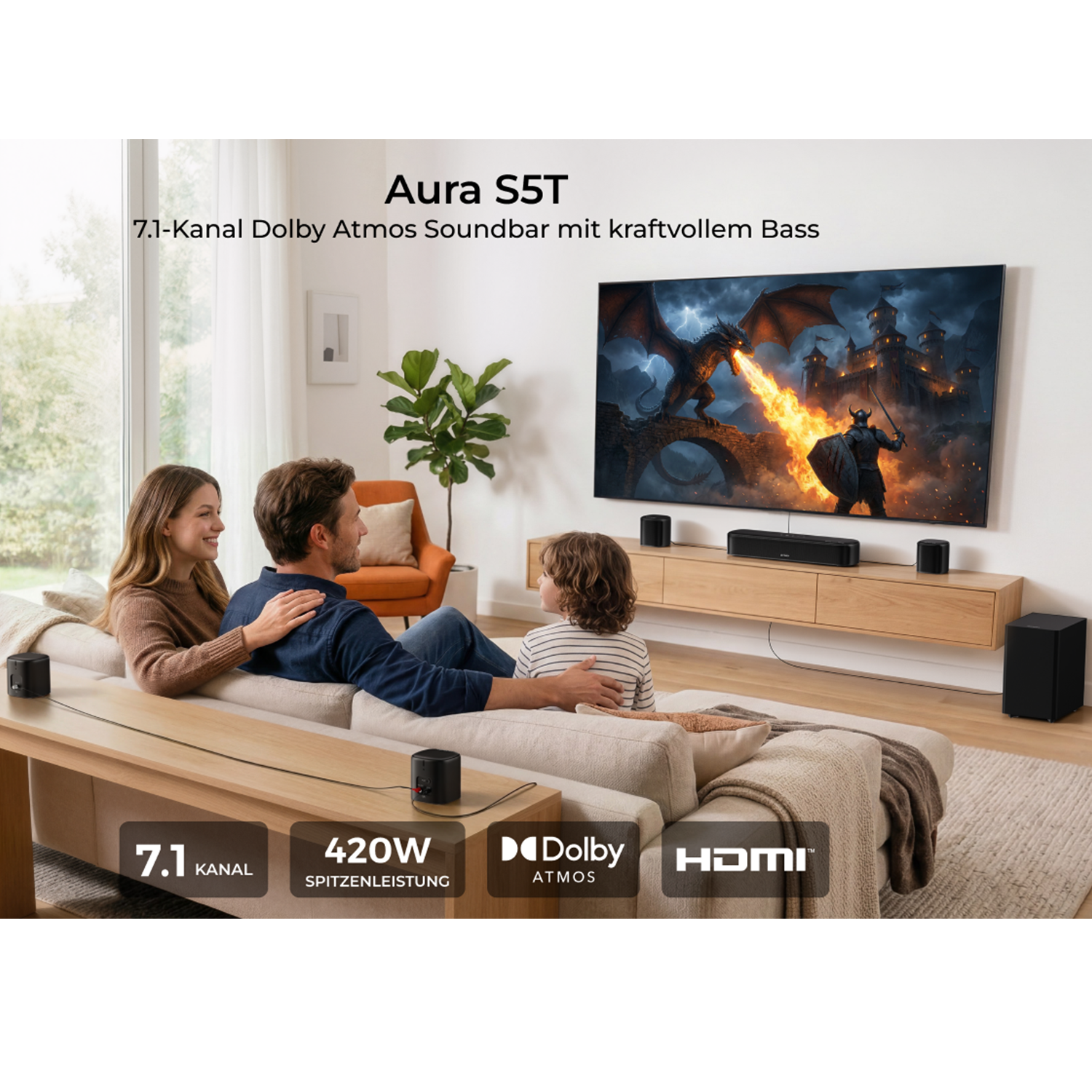 Eine Familie genießt einen Film auf einem großen Fernseher mit einer Soundbar und Satellitenlautsprechern.