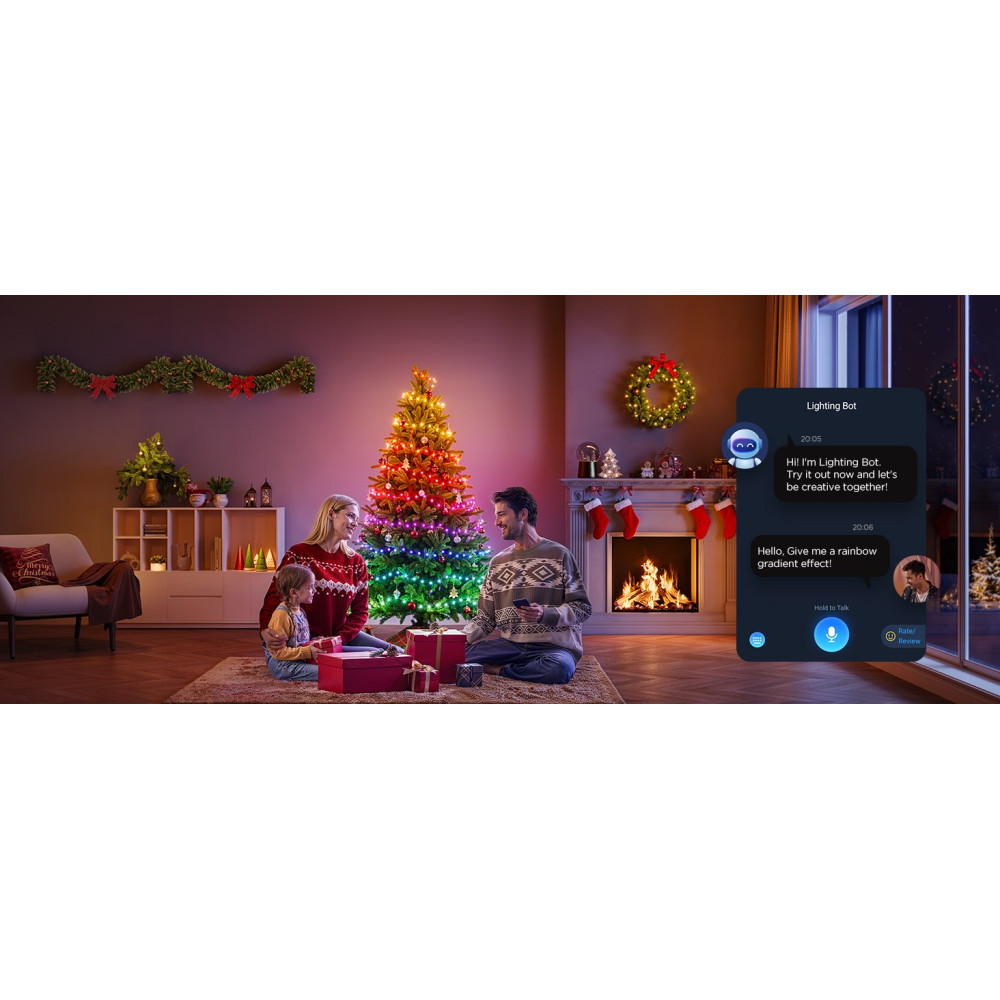 Familie schmückt Weihnachtsbaum mit Lichtern, Geschenke liegen auf dem Boden.