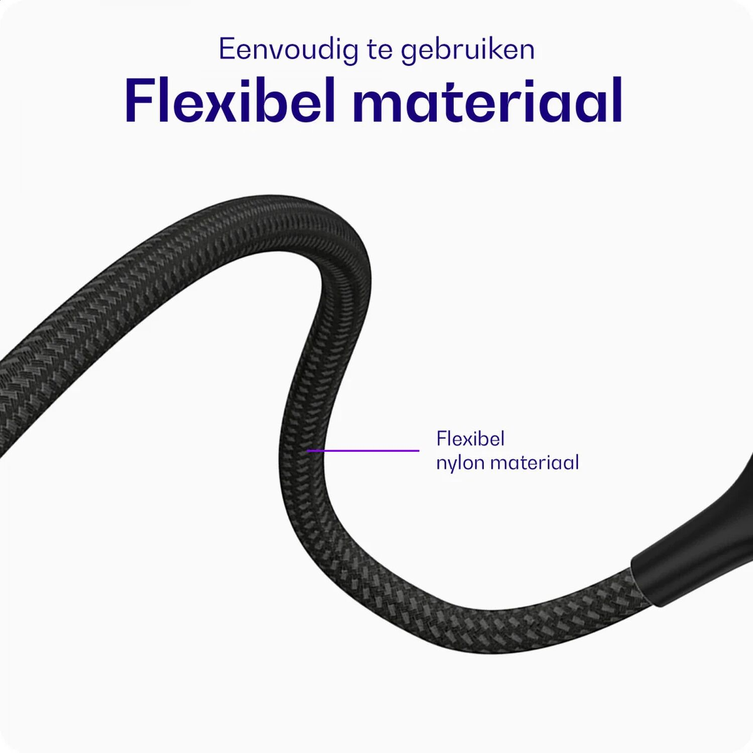 Een flexibele zwarte kabel met vlechtpatroon.