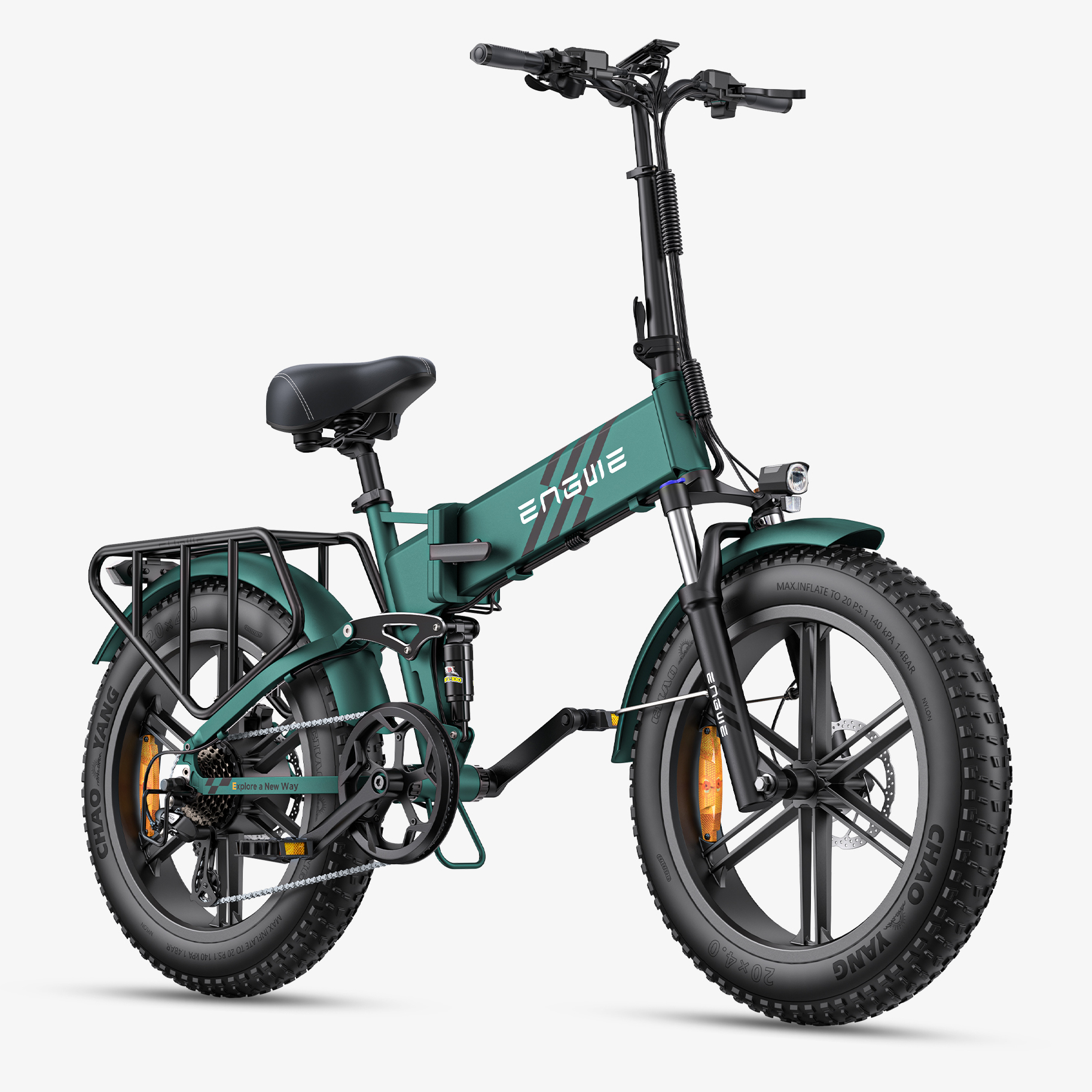 Una e-bike pieghevole verde smeraldo con pneumatici larghi, portapacchi e sospensioni.