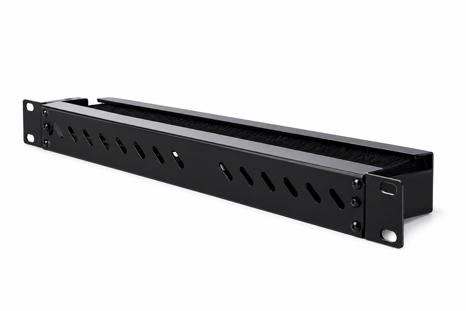 Striscia a spazzola nera per montaggio rack con fessure di ventilazione.