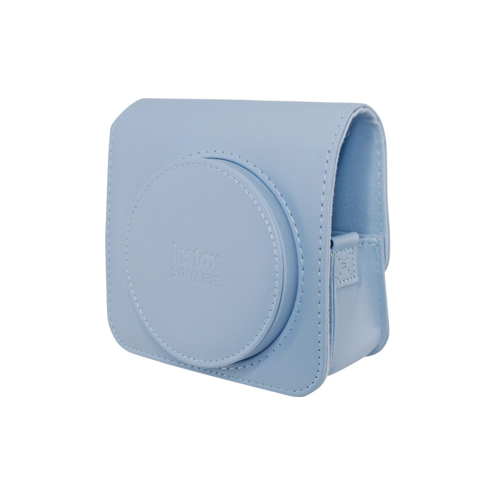 Üzerinde "instax SQUARE" yazılı açık mavi deri kamera çantası.